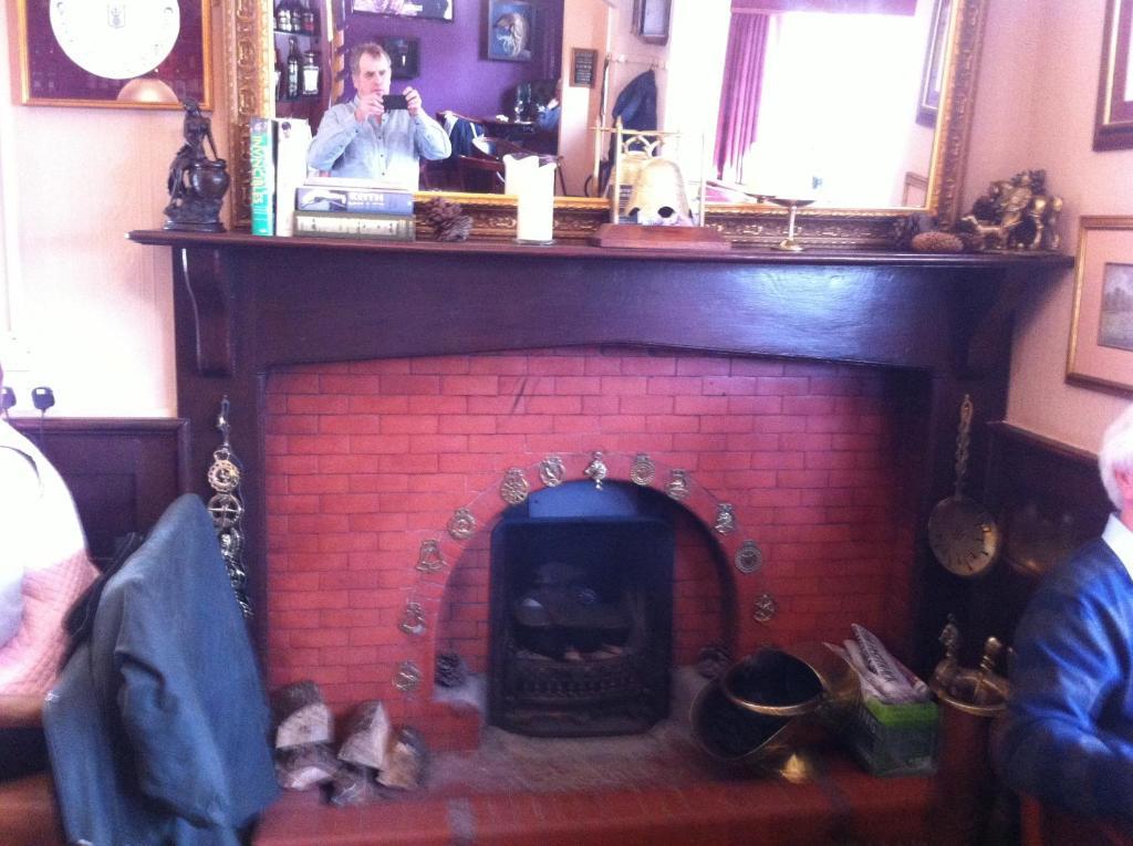 The Cricketers Inn Уинчестър Екстериор снимка